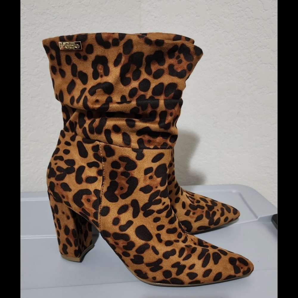Bebe leopard cheetah Savita slouch heeled boots booties womens 9